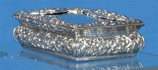 An early Victorian engine turned silver snuff box, by Wheeler & Cronin, Length: 105mm. 7.2oz/226 grams.Weight: 8oz/226grms